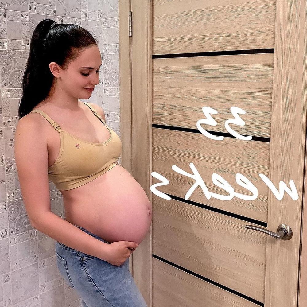 25P Young Pregnant Teens 110