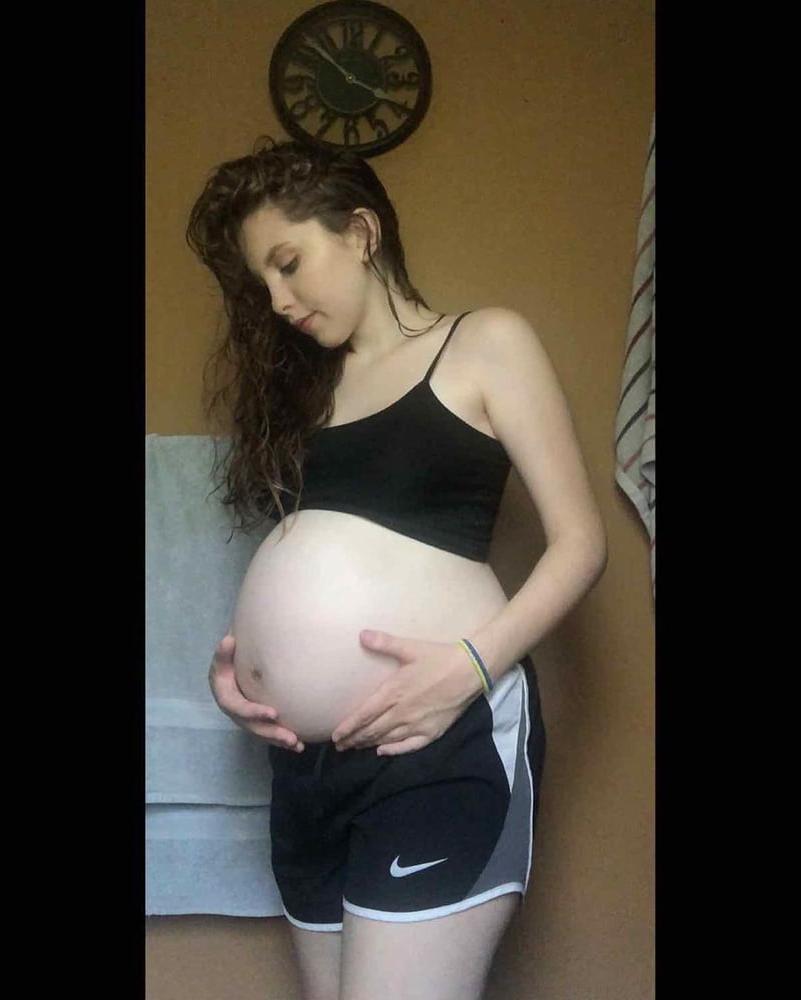 25P Young Pregnant Teens 110