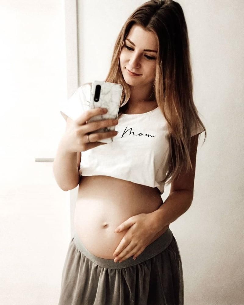 25P Young Pregnant Teens 110