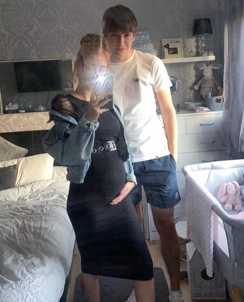 25P Young Pregnant Teens 110