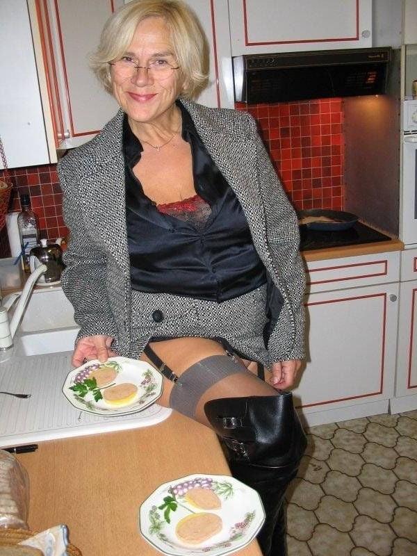 25P Mature Women in Nylons and Stockings 14