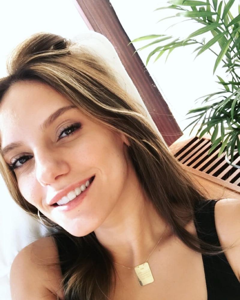25P Nilay Deniz Pretty Turkish Celebrity Women