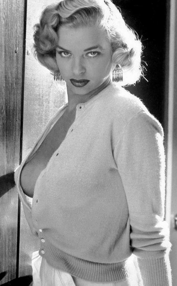25P Celebrity Boobs - Eve Meyer