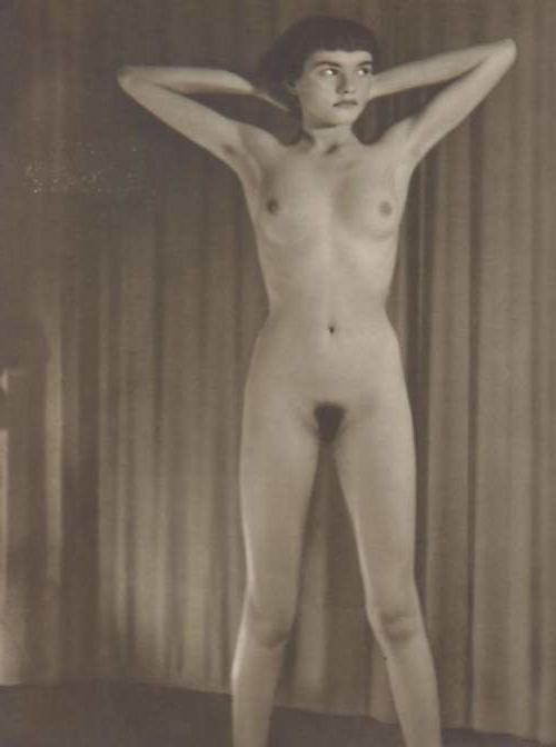 25P Naked people of vintage photos Vol. 32