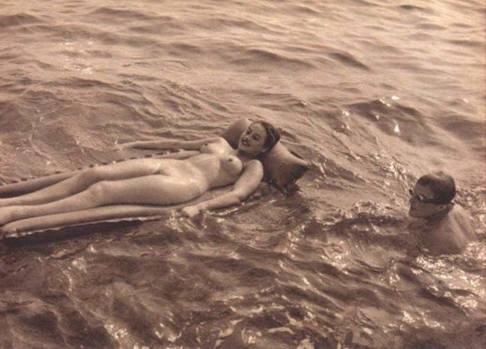 25P Naked people of vintage photos Vol. 32