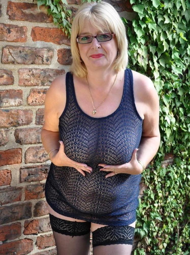 25P Big Mature Tits vol 11