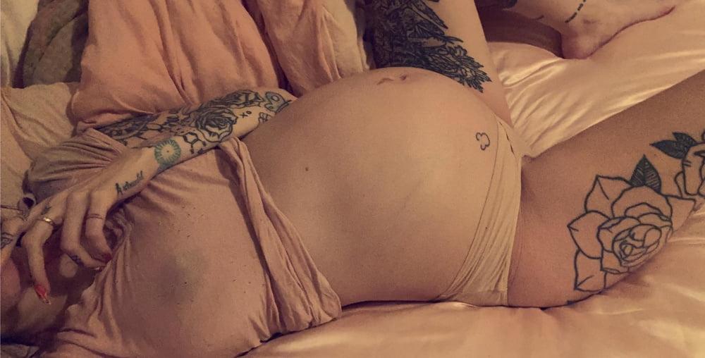 25P Pregnant 423