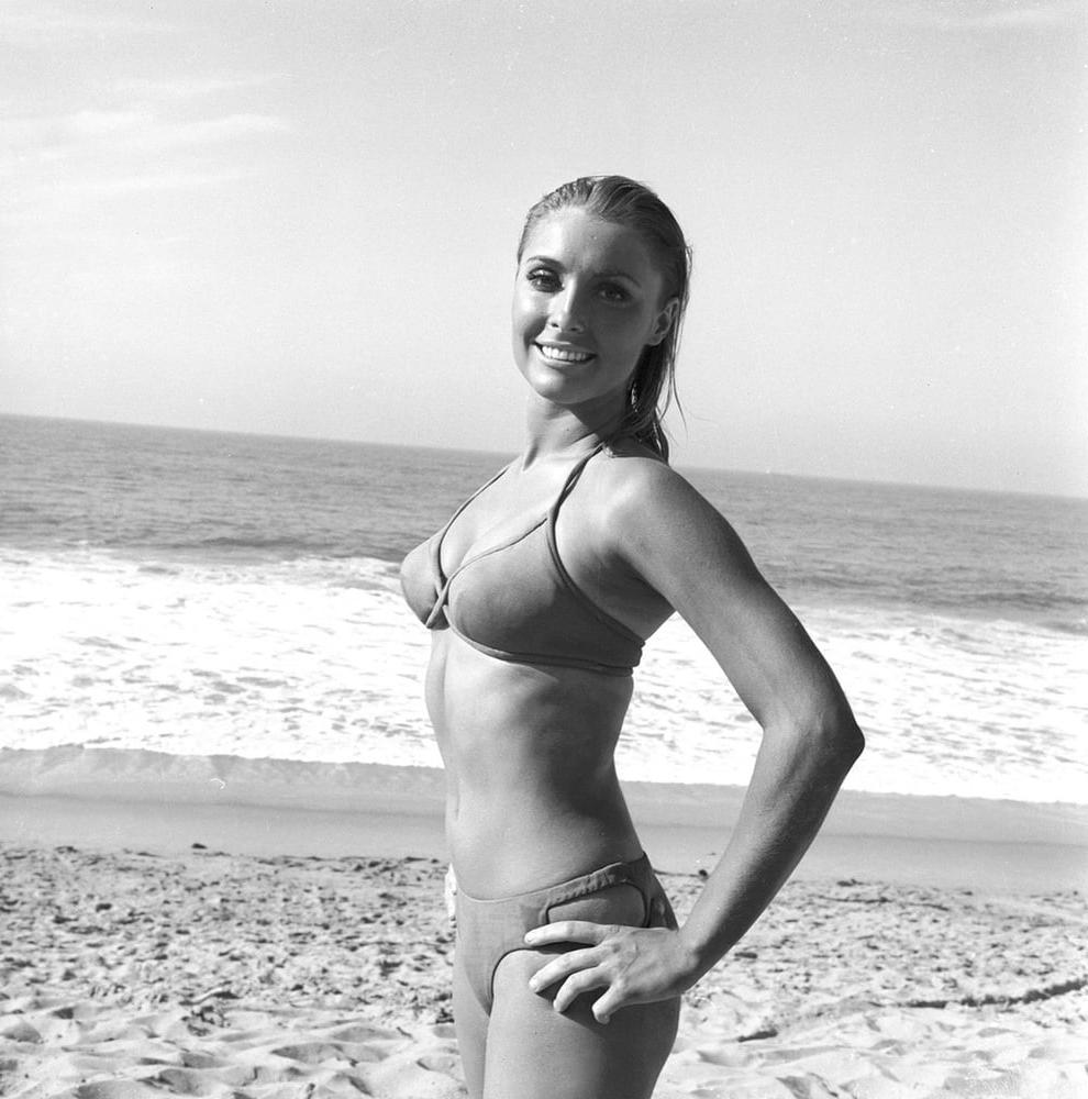 25P Celebrity Boobs - Sharon Tate