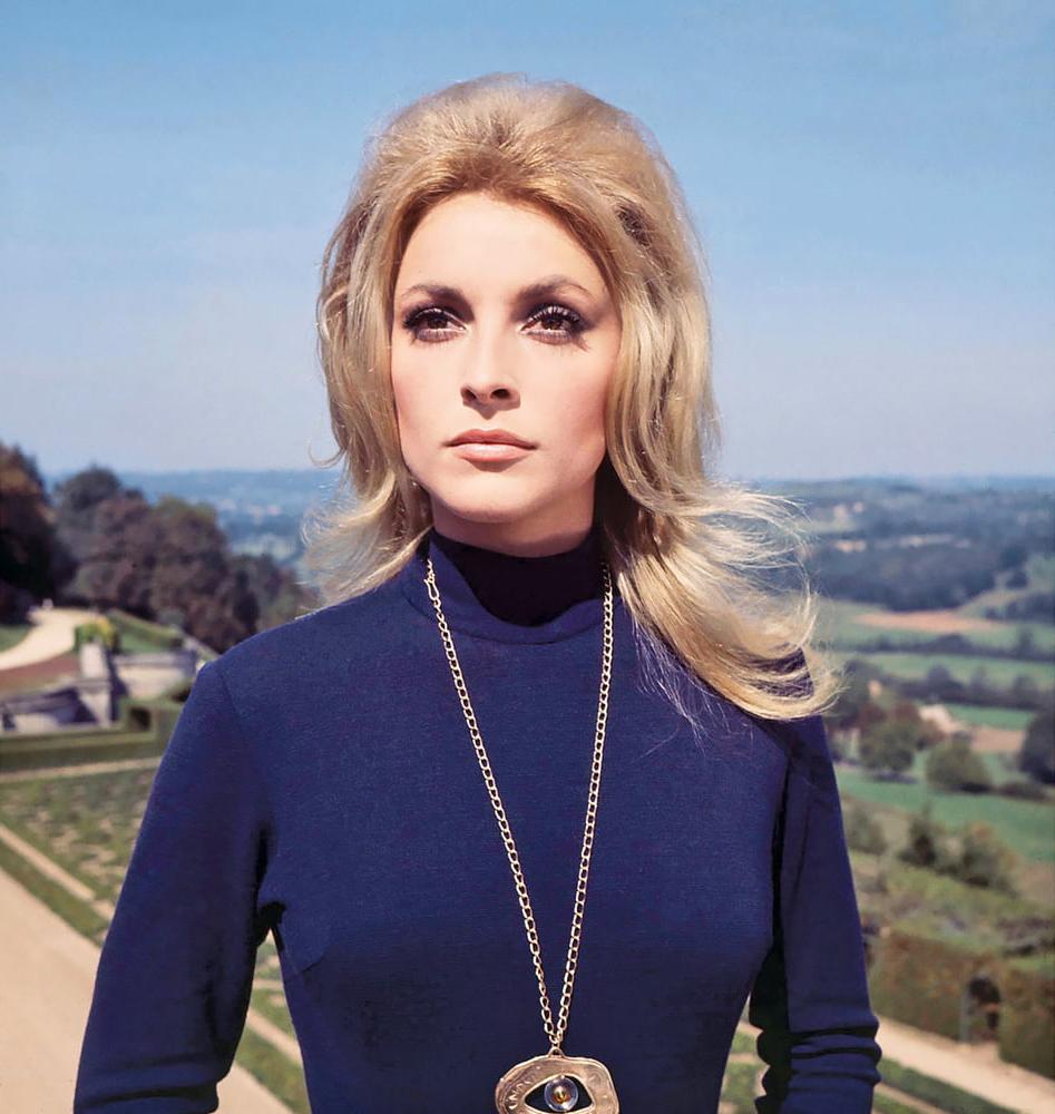 25P Celebrity Boobs - Sharon Tate