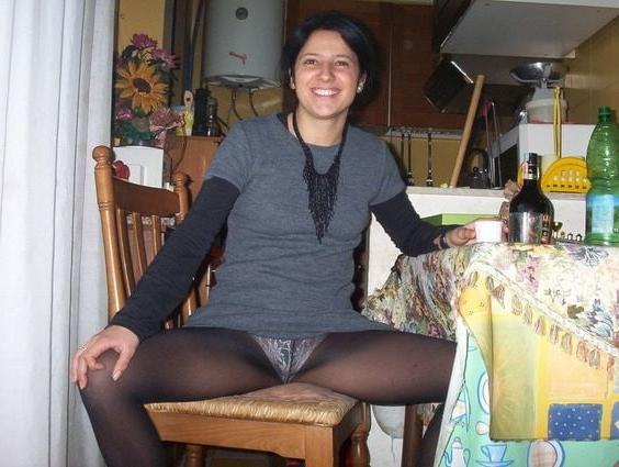 25P Mature Women in Pantyhose 10