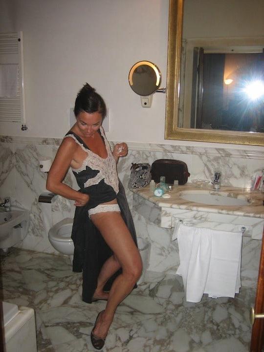 25P Mature Women in Nylons and Stockings 11