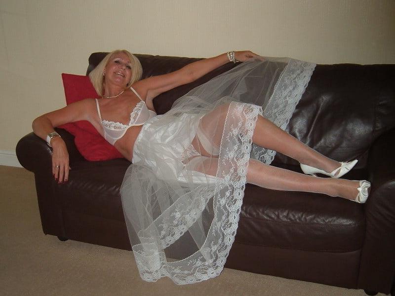 25P Mature Women in Nylons and Stockings 12
