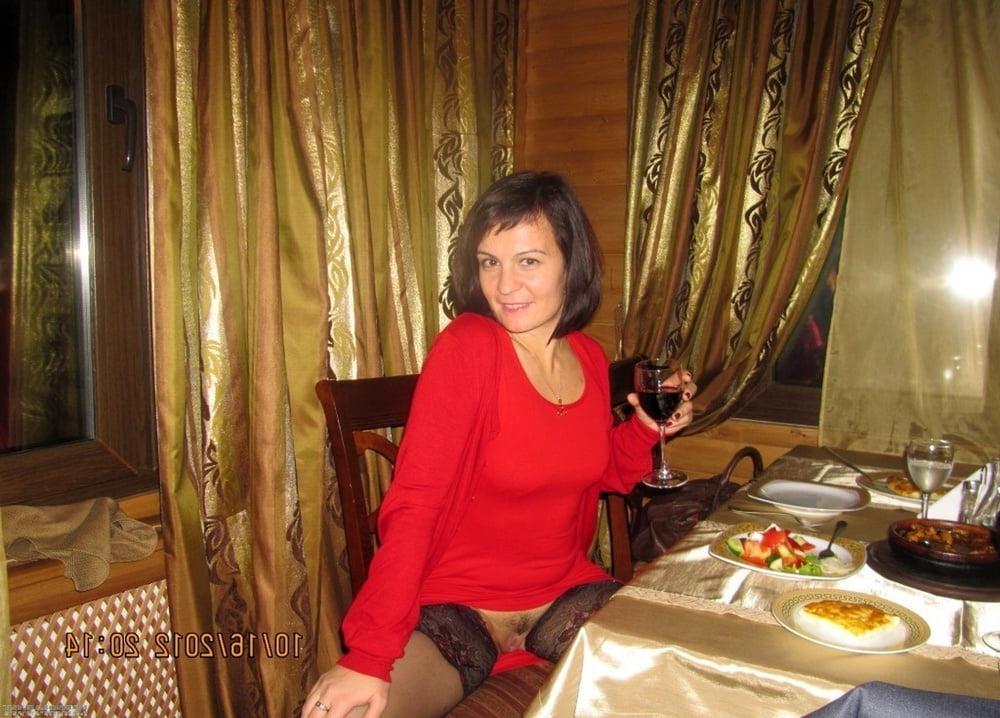 25P Mature Women in Nylons and Stockings 12