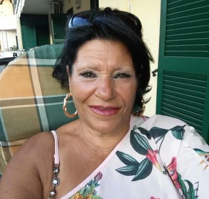 25P Italian GILF Giussipina