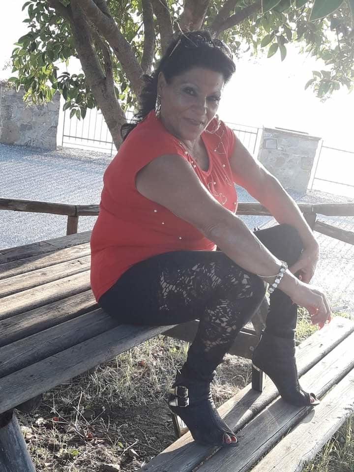 25P Italian GILF Giussipina