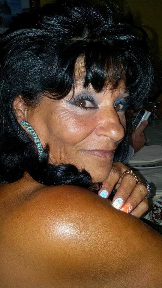 25P Italian GILF Giussipina