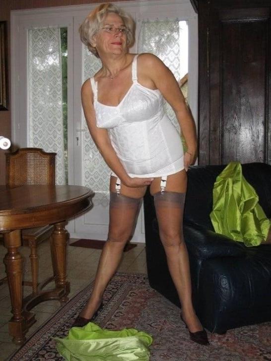 25P Mature Women in Nylons and Stockings 13