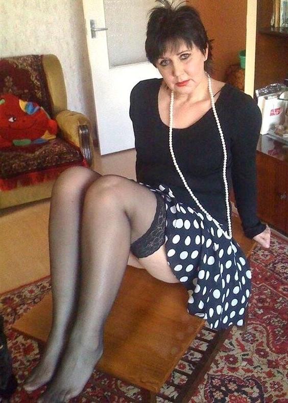 25P Mature Women in Nylons and Stockings 13