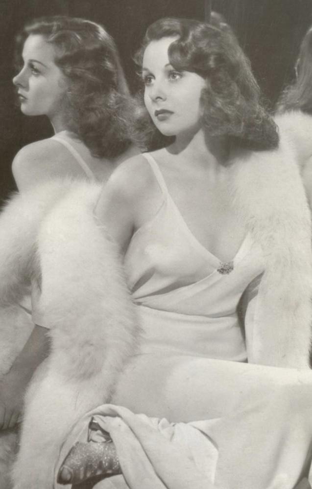 25P Celebrity Boobs - Susan Hayward