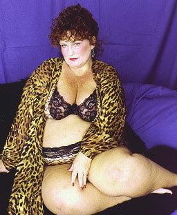 25P Mature BBW Nancy