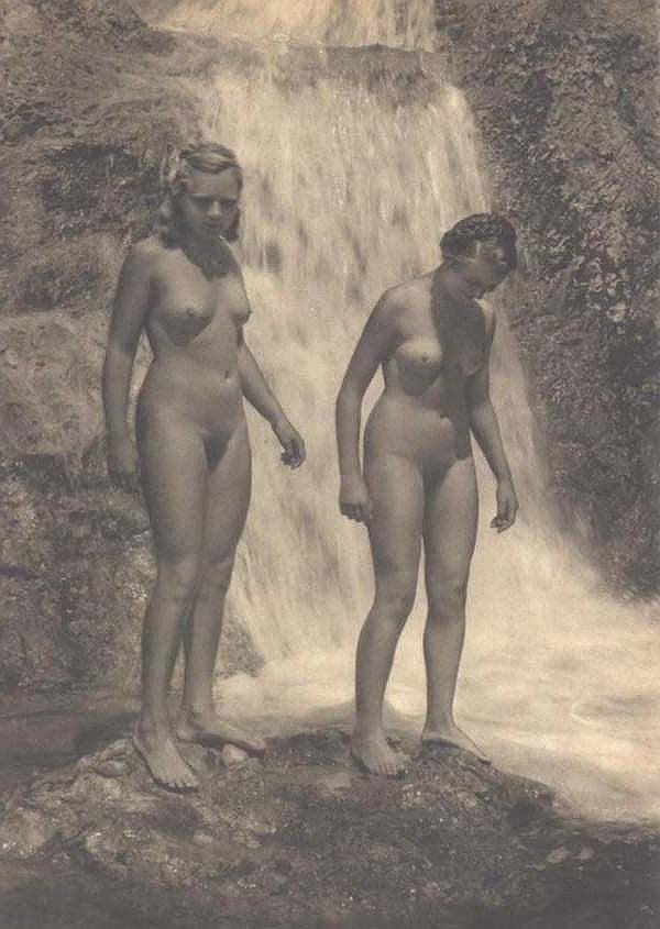 25P Naked people of vintage photos Vol. 31