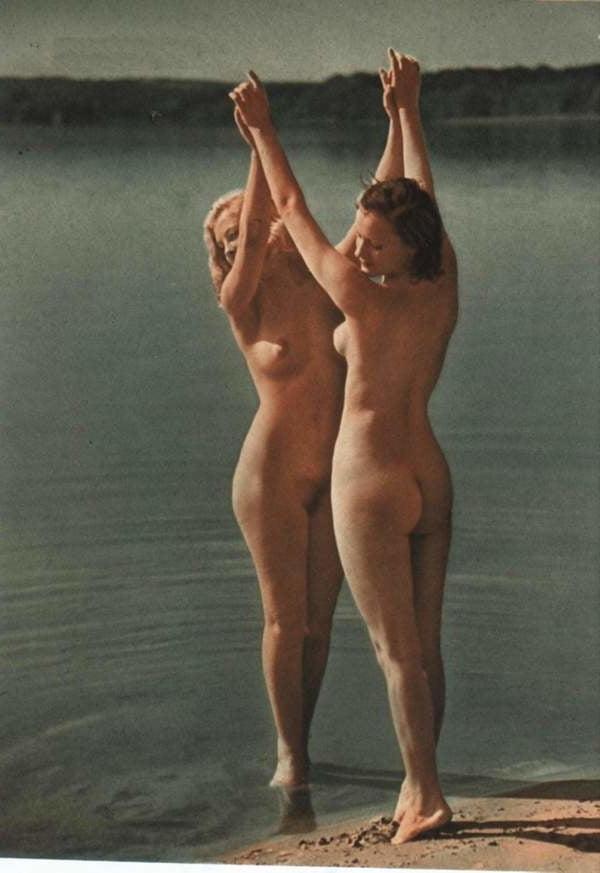 25P Naked people of vintage photos Vol. 31
