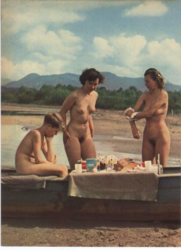 25P Naked people of vintage photos Vol. 31