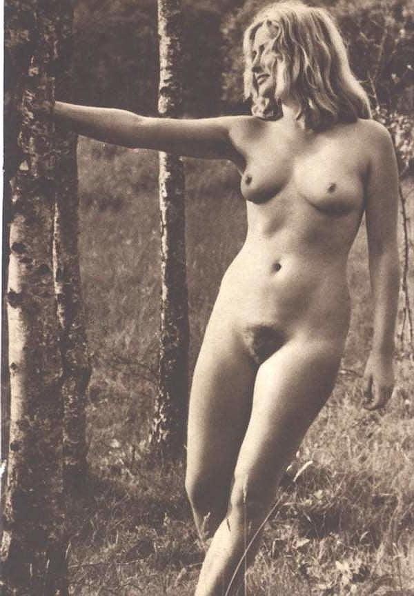 25P Naked people of vintage photos Vol. 31