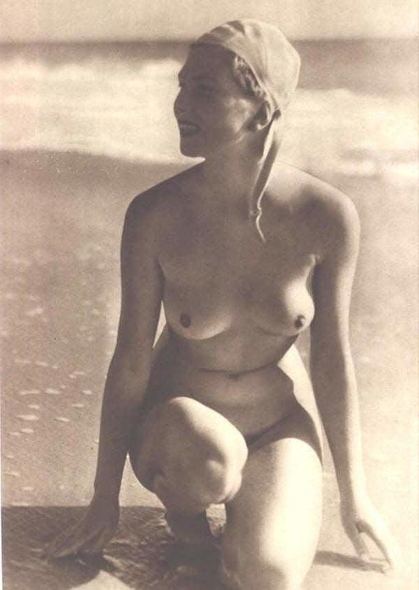 25P Naked people of vintage photos Vol. 31