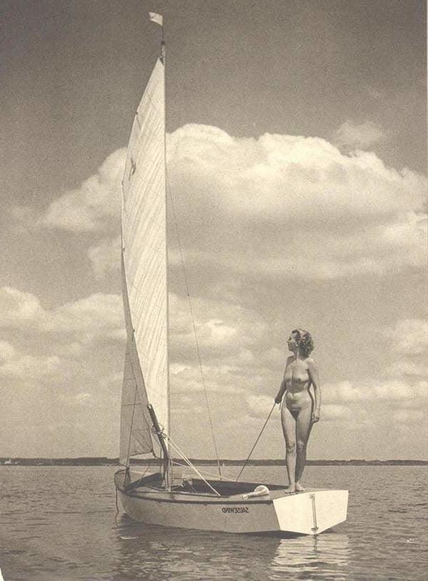 25P Naked people of vintage photos Vol. 31
