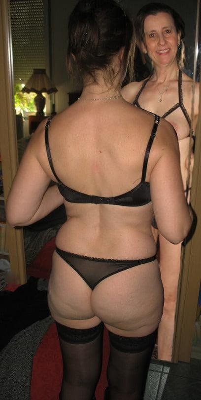 25P Mature Women in Nylons and Stockings 10