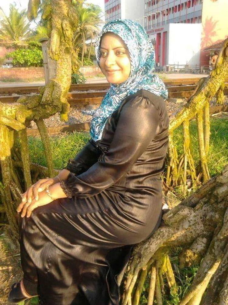 10P Indo Paki Muslim Mature Hijab Whore - SLUT MILF Exposed