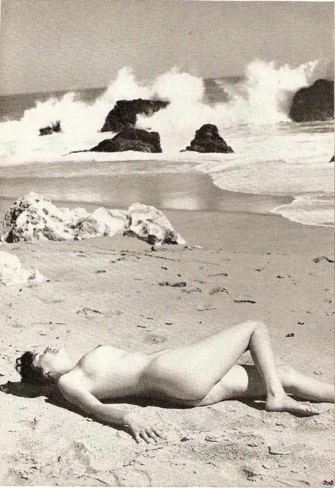 25P Vintage Nudists 38