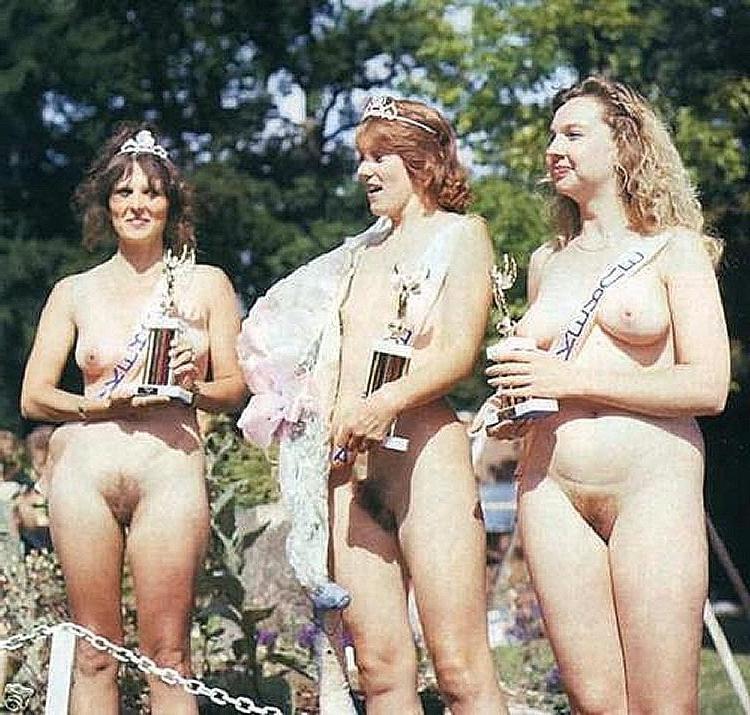 25P Vintage Nudists 38