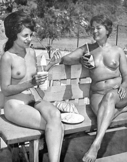 25P Vintage Nudists 38