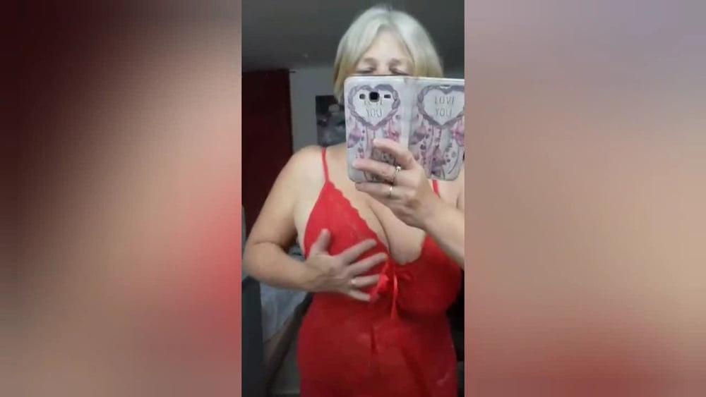 25P ma femme surprise a ce masturber