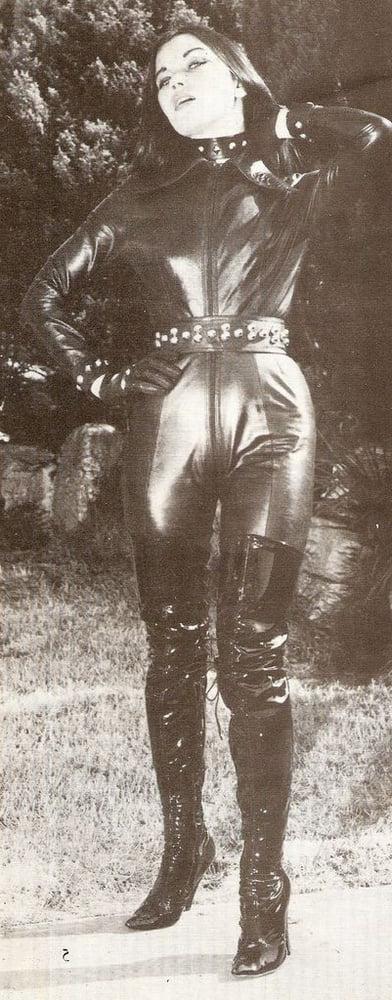 25P Vintage Mistresses.