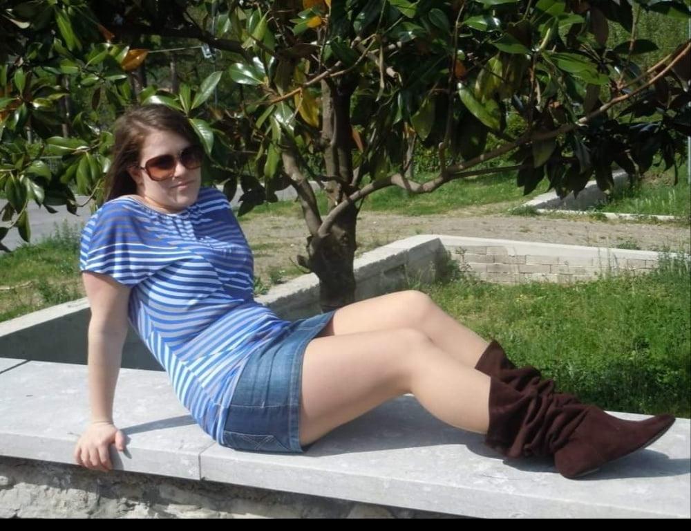 19P Slut milf and mature pantyhose