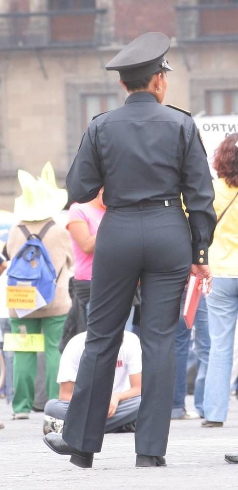 25P Police women