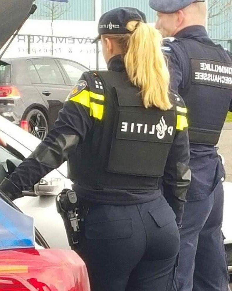 25P Police women