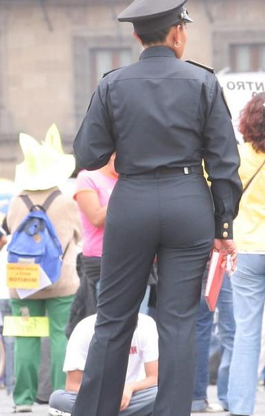 25P Police women