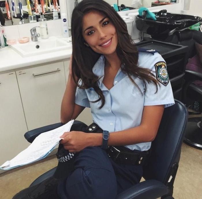 25P Police women