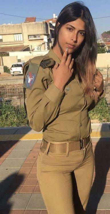 25P Police women