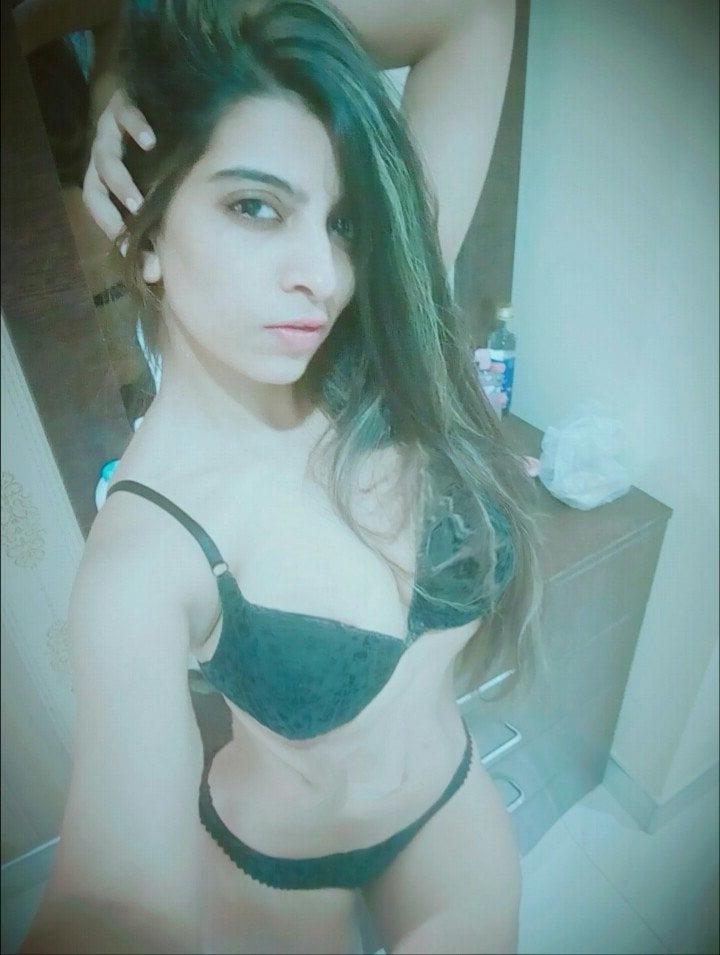 25P Sexiest babe with banging body