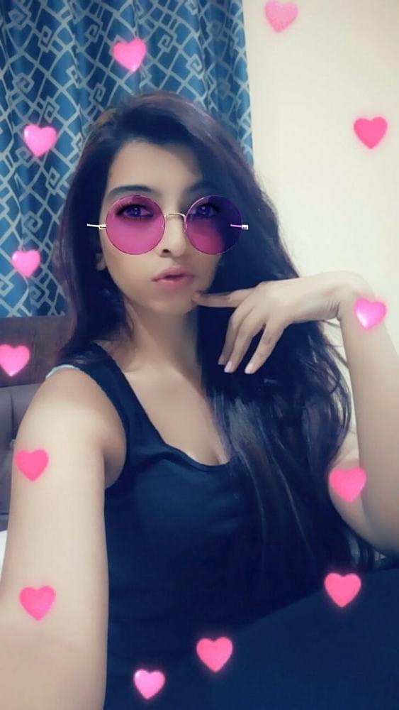25P Sexiest babe with banging body