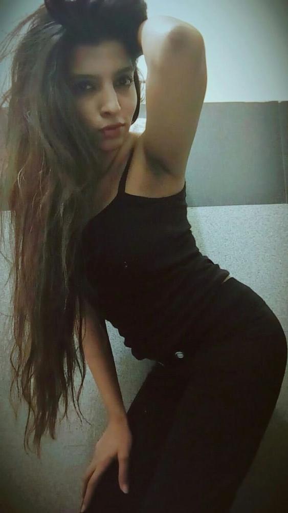 25P Sexiest babe with banging body