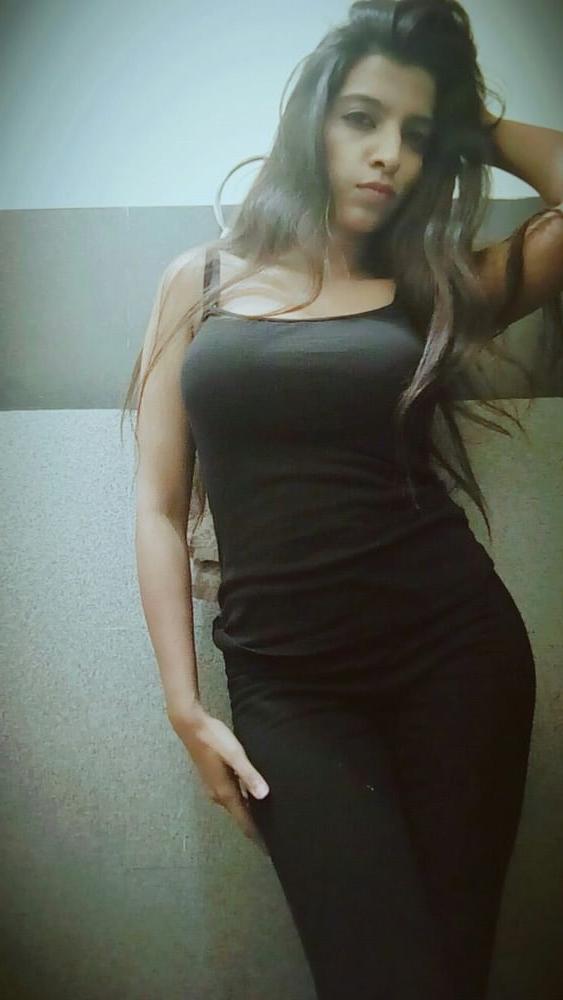 25P Sexiest babe with banging body