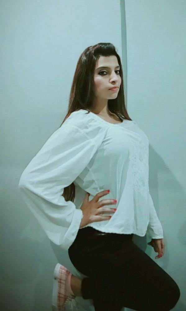25P Sexiest babe with banging body