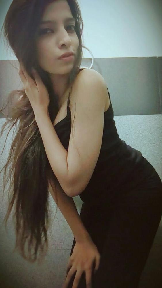 25P Sexiest babe with banging body