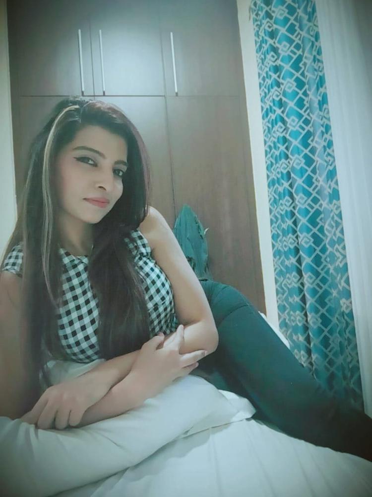 25P Sexiest babe with banging body